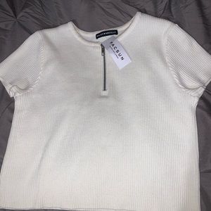 brandy melville crop top ✭